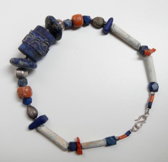 necklace with corals, Thames clay pipes, silver and lapis lazuli, in the middle early '900 old roll stamp in wood. collana coralli lapislazzuli argento pipe e timbro a rullo!